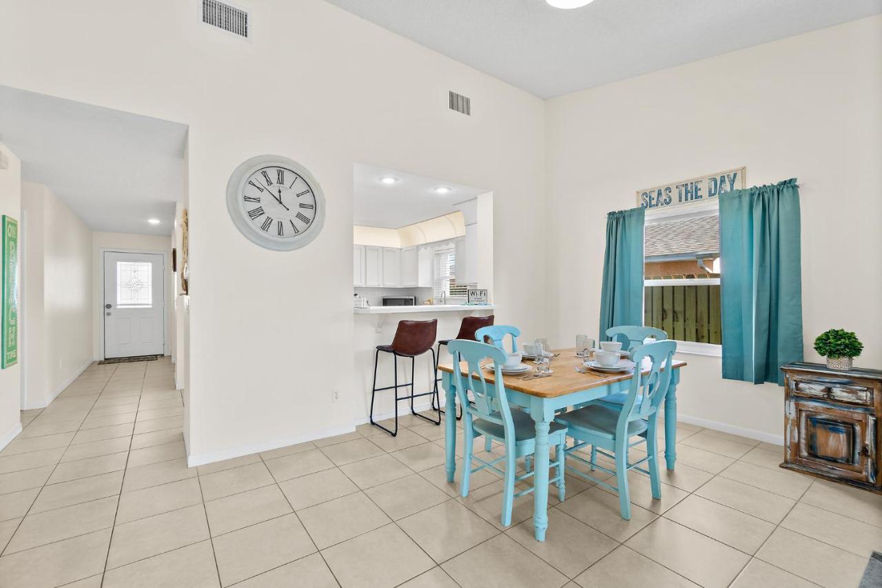 Oceanview Haven - 2Br Beach Townhome With Patio, Shared Heated Pool Steps From Paradise Beach Park! Melbourne Luaran gambar