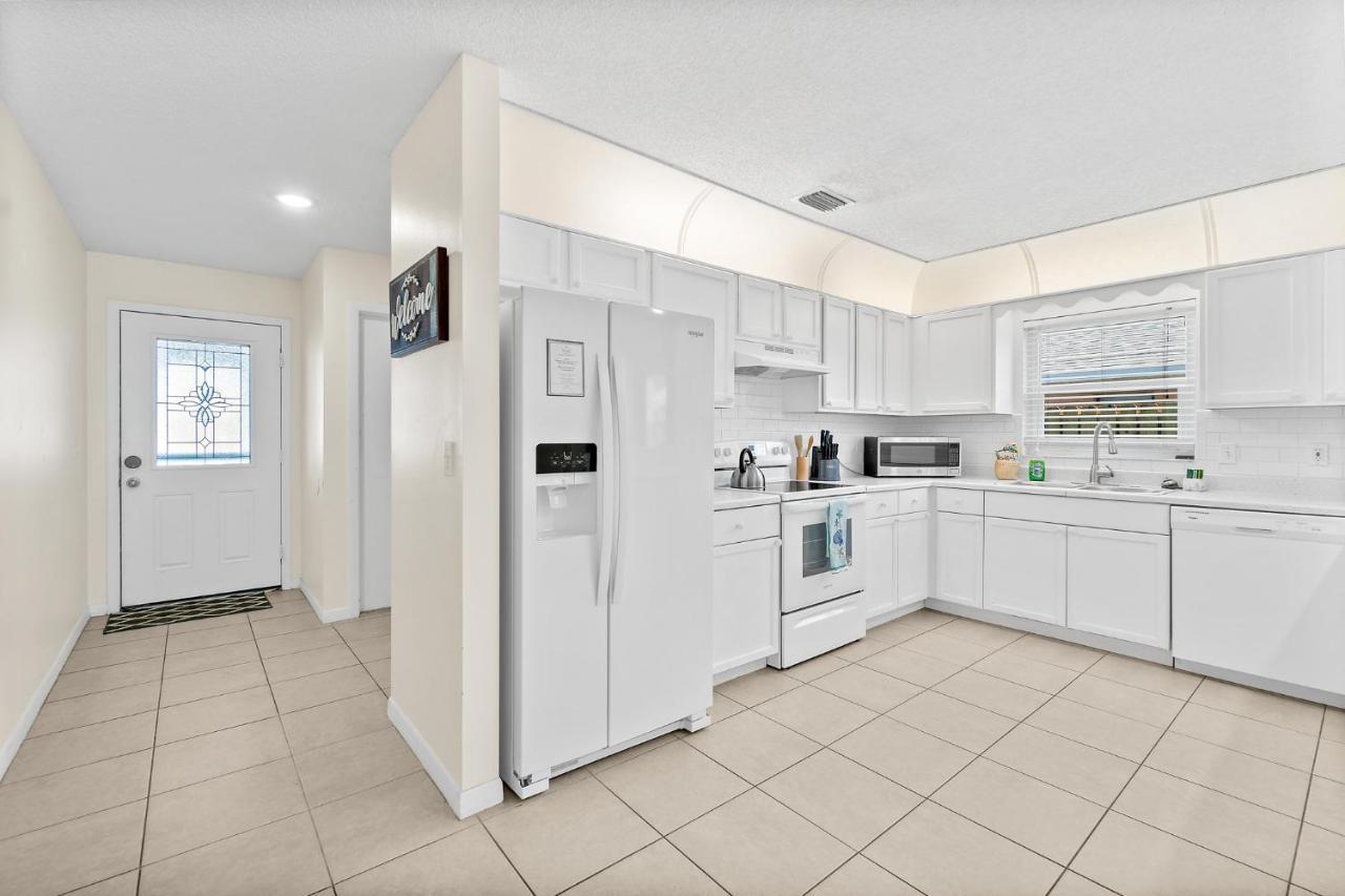 Oceanview Haven - 2Br Beach Townhome With Patio, Shared Heated Pool Steps From Paradise Beach Park! Melbourne Luaran gambar